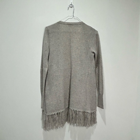 CLUB MONACO  Grey Fringe 100% Cashmere Cardigan  in Women's Size X-Small - Picture 3 of 6